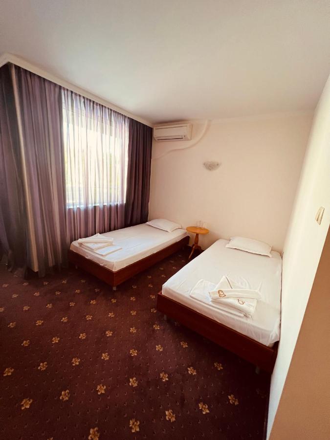 Hotel Incognito Pomorie Exteriör bild